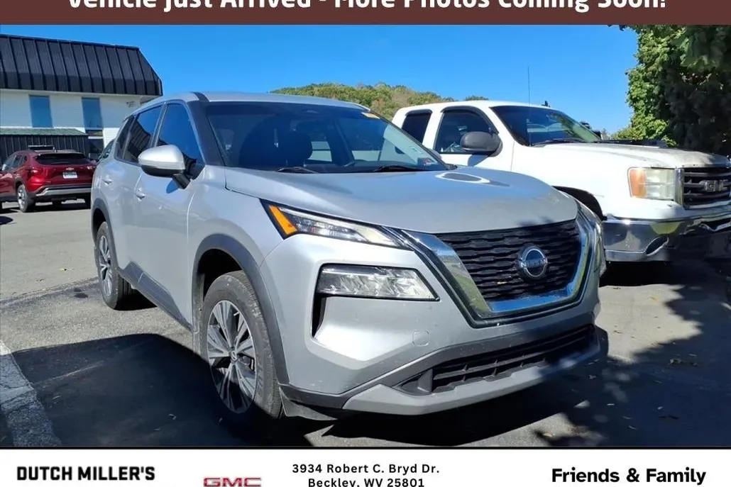2022 Nissan Rogue SV photo 1