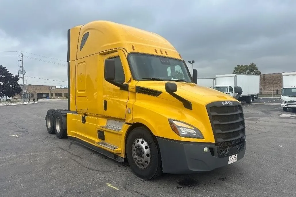 2022 Freightliner Cascadia 126" Sleeper Cab photo 1