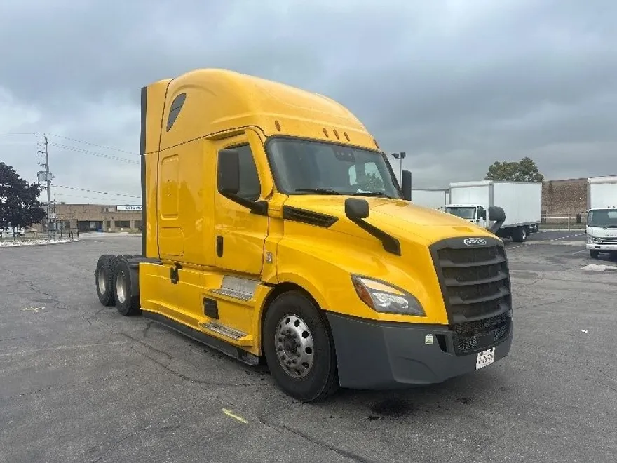 2022 Freightliner Cascadia 126" Sleeper Cab photo 1