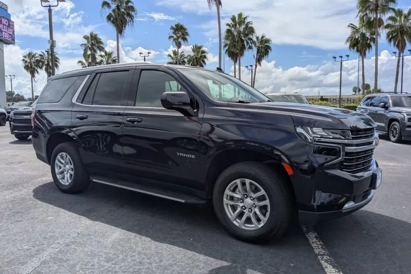 2023 Chevrolet Tahoe LT photo 1