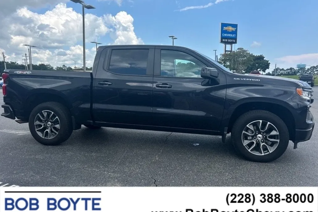 2024 Chevrolet Silverado 1500 RST photo 1