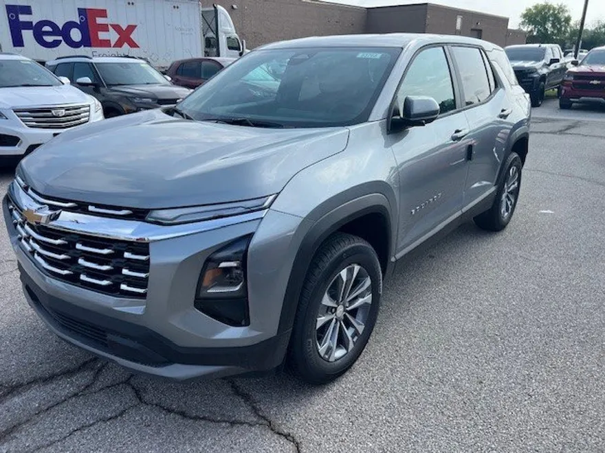 2026 Chevrolet Equinox LT photo 1