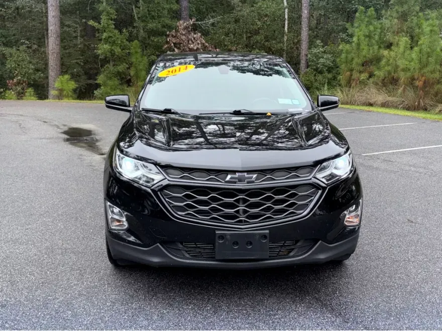 2019 Chevrolet Equinox LT photo 1