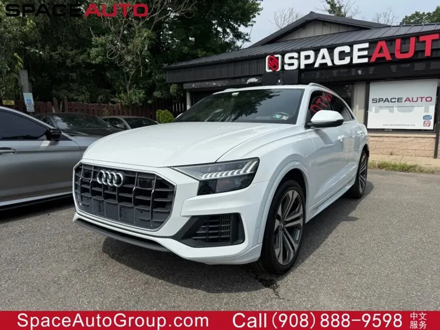 2019 Audi Q8 Prestige photo 1
