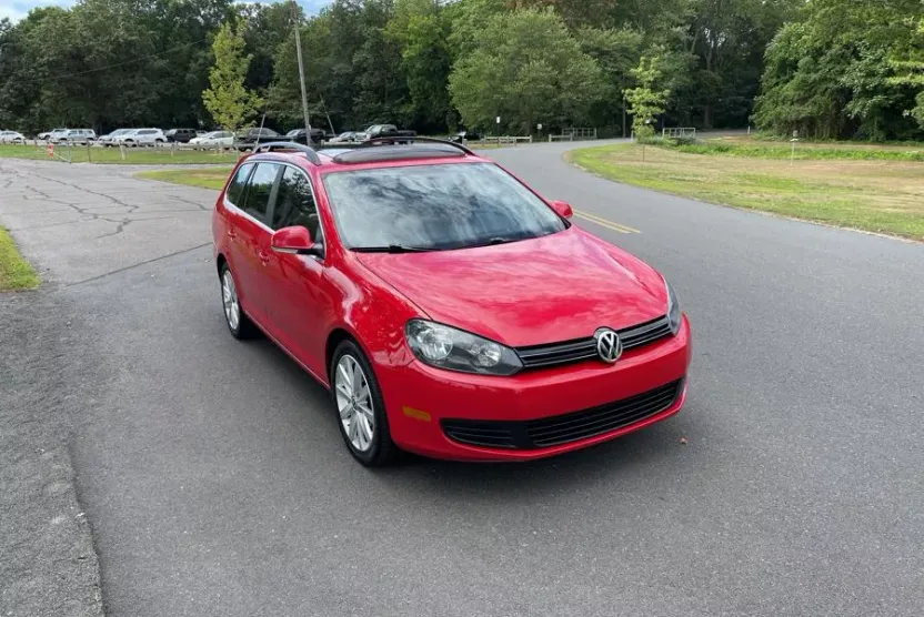 2013 Volkswagen Jetta SportWagen TDI photo 1