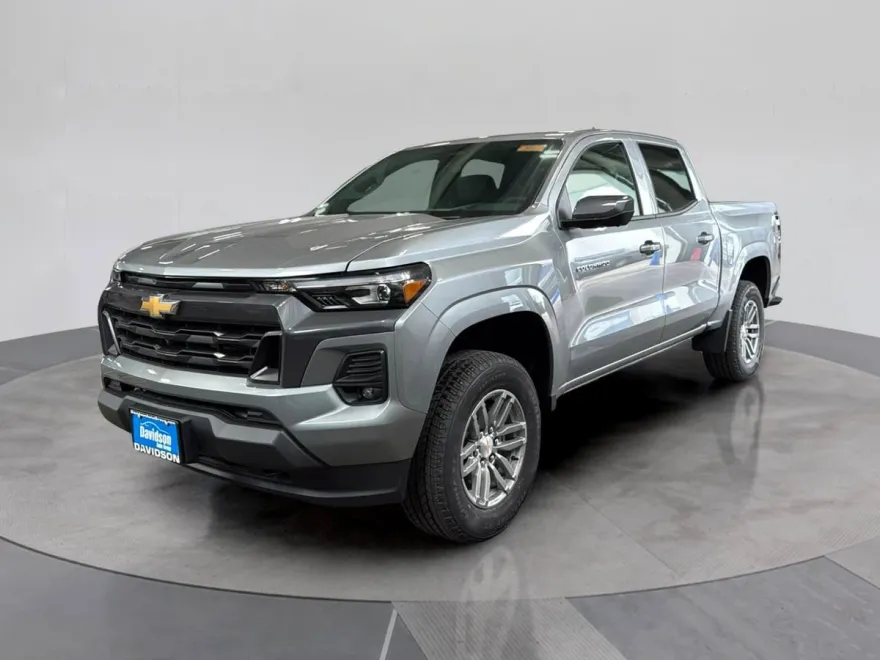 2025 Chevrolet Colorado Work Truck LT photo 1