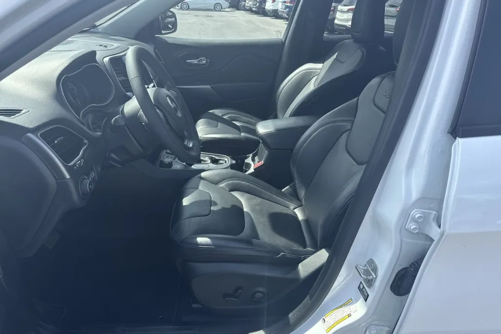 2022 Jeep Cherokee Limited photo 1