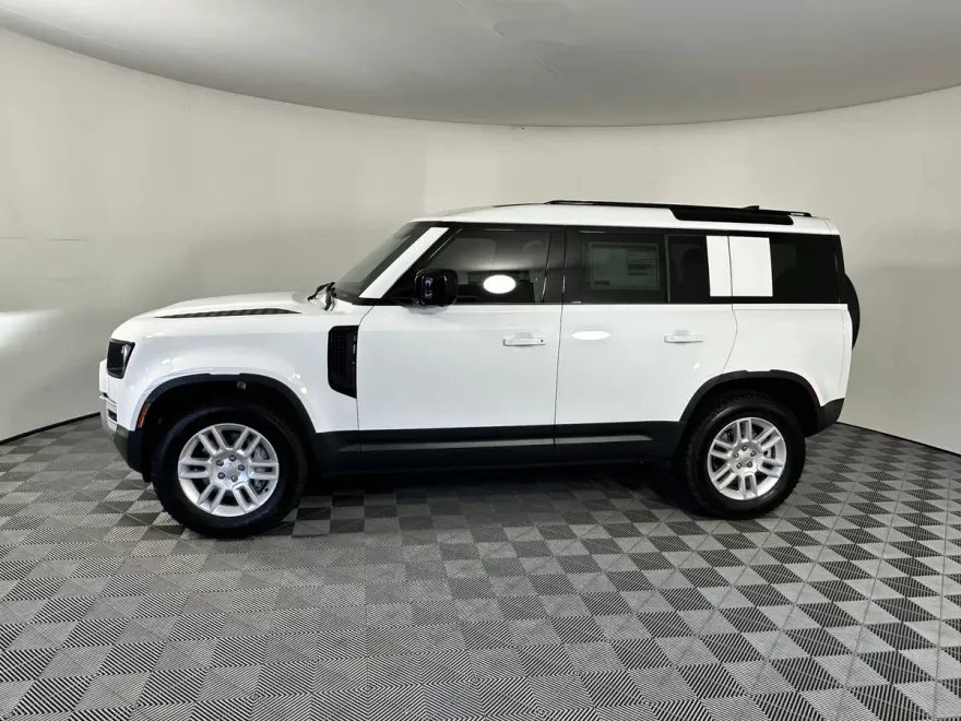 2025 Land Rover Defender S photo 1