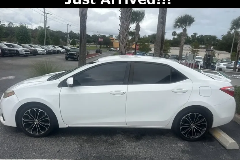 2016 Toyota Corolla Plus photo 1