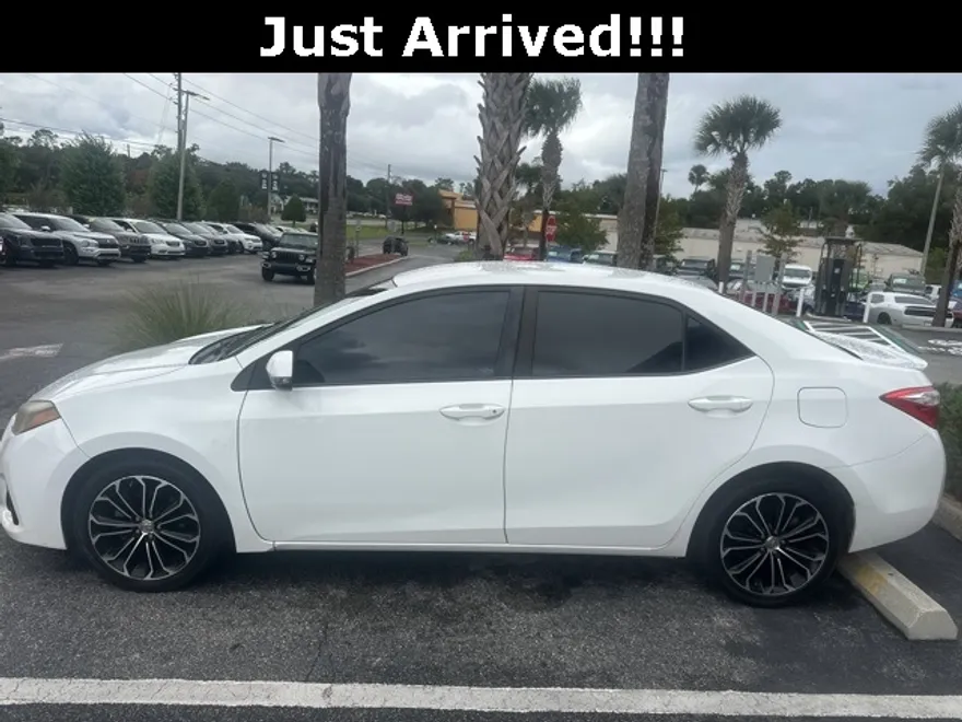 2016 Toyota Corolla Plus photo 1