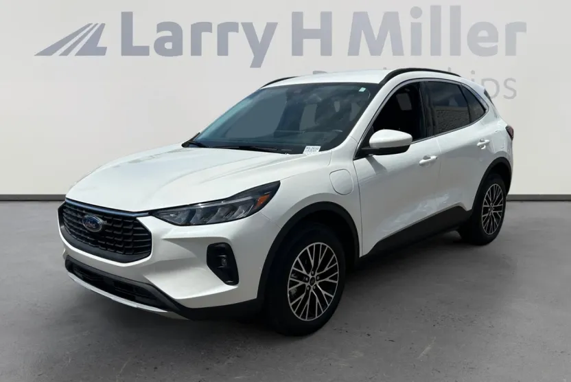 2025 Ford Escape photo 1