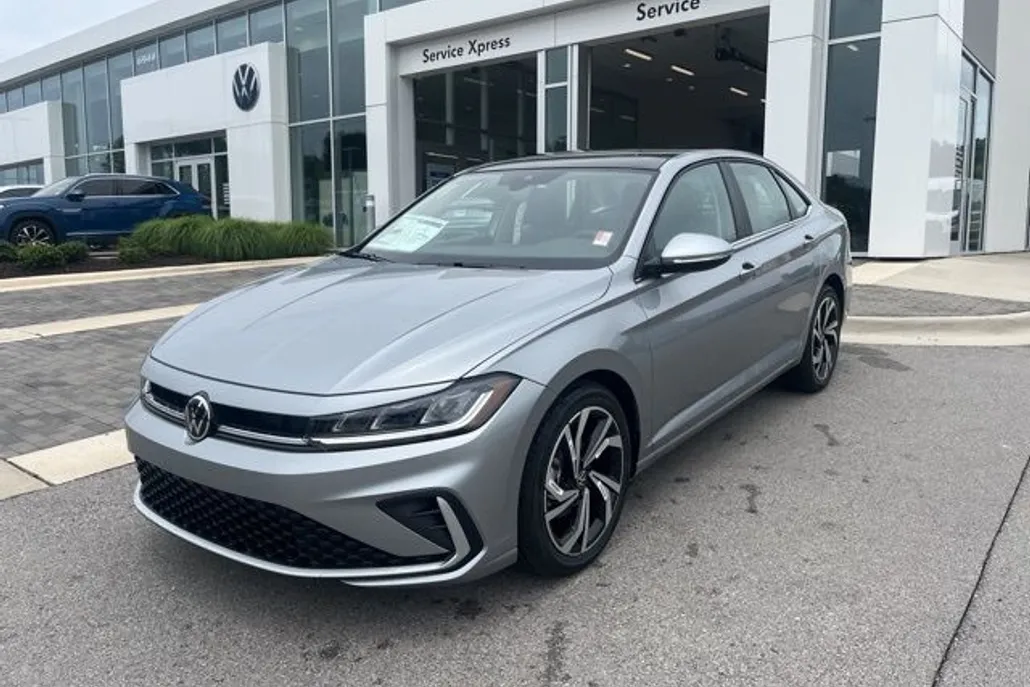 2025 Volkswagen Jetta 1.5T SEL photo 1