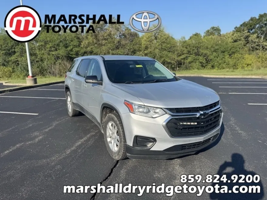2021 Chevrolet Traverse LS photo 1