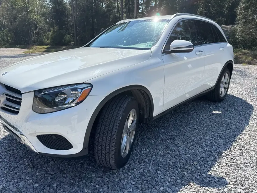 2017 Mercedes Benz GLC 300 photo 1