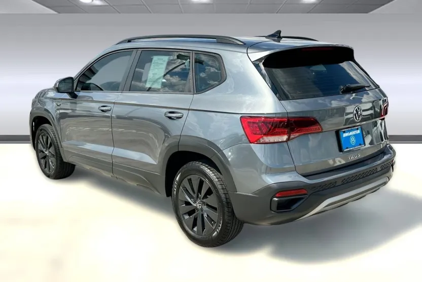 2024 Volkswagen Taos S photo 1