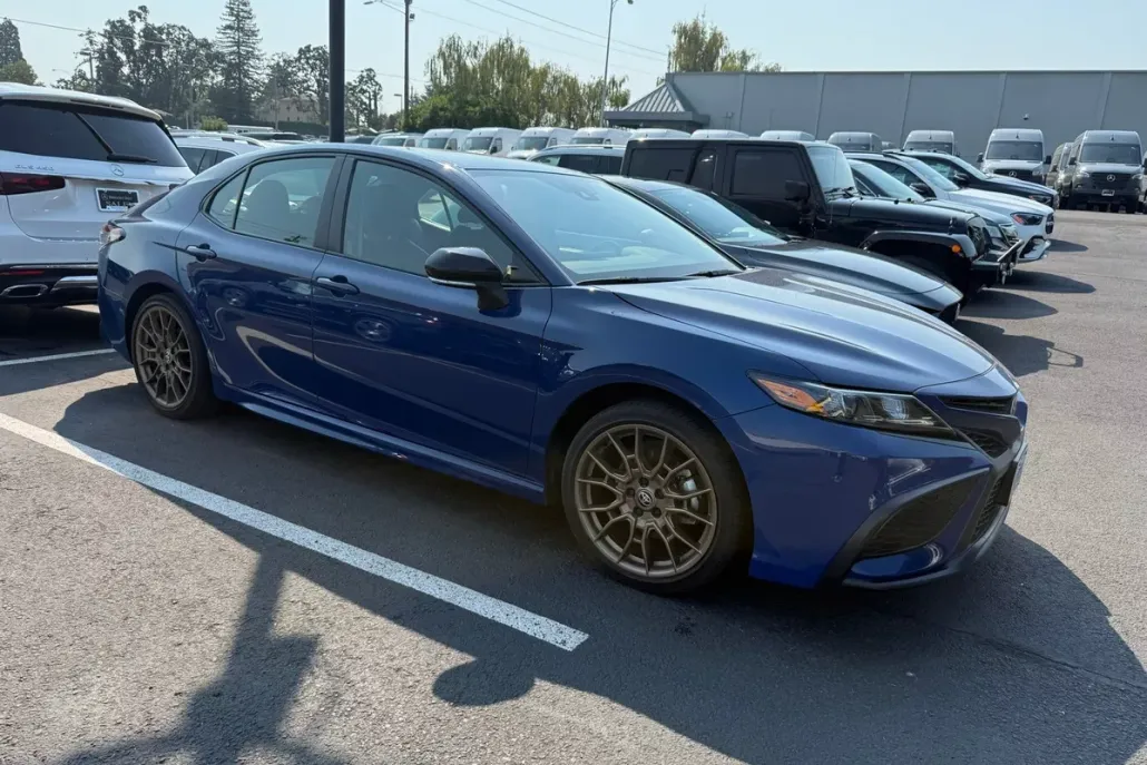 2024 Toyota Camry SE photo 1