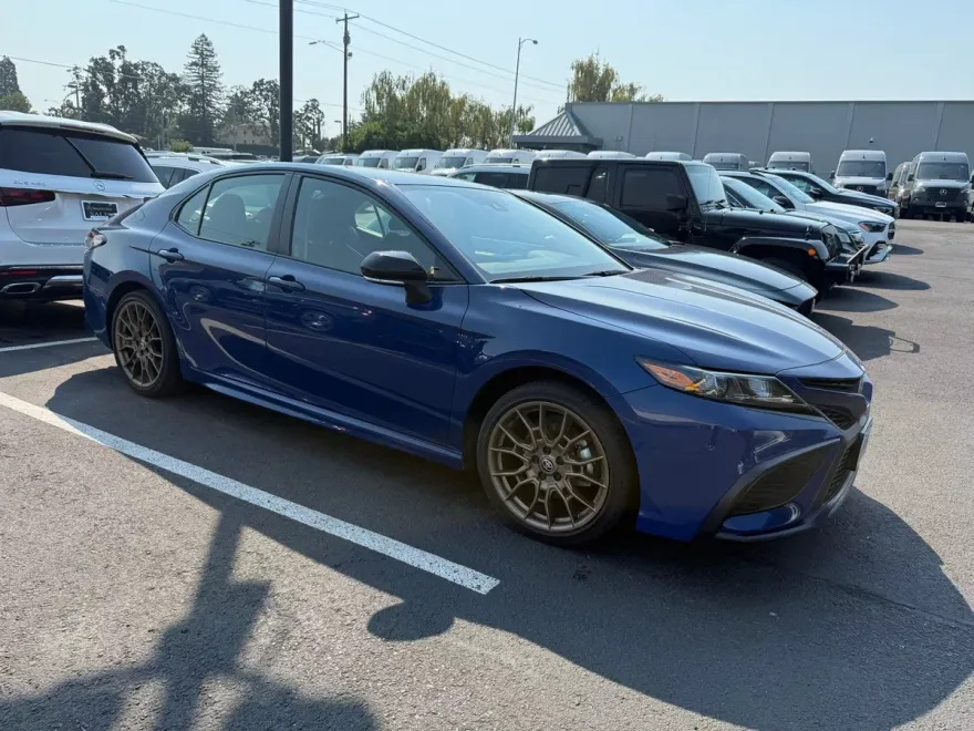 2024 Toyota Camry SE photo 1