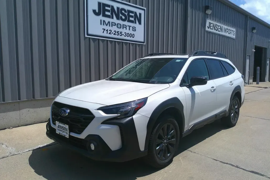2025 Subaru Outback Onyx Edition photo 1