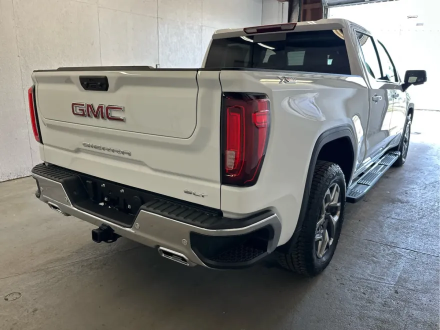 2026 Gmc Sierra 1500 SLT photo 1