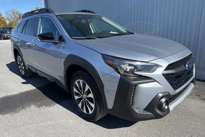 2025 Subaru Outback Limited photo 1