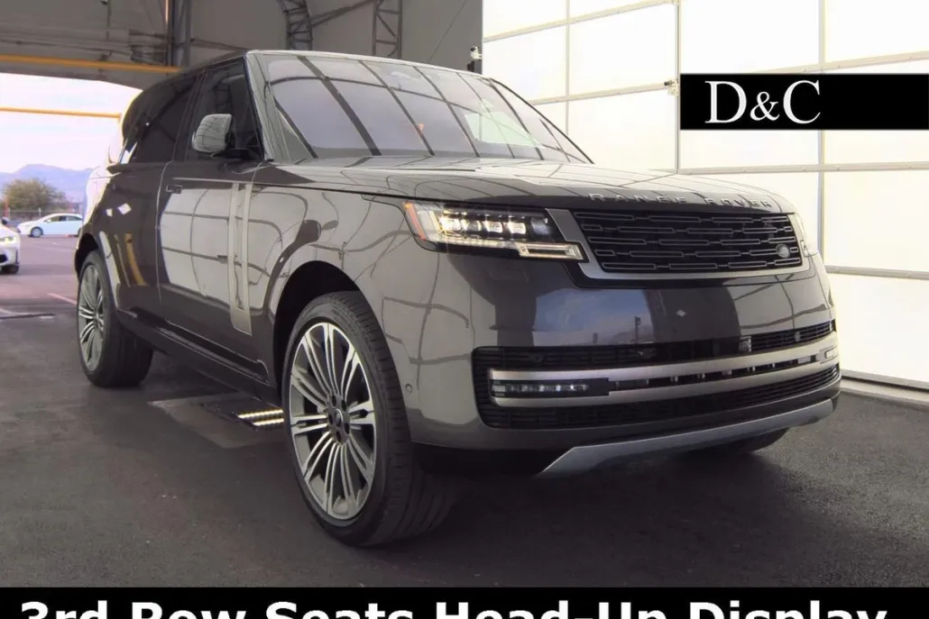 2023 Land Rover Range Rover SE photo 1