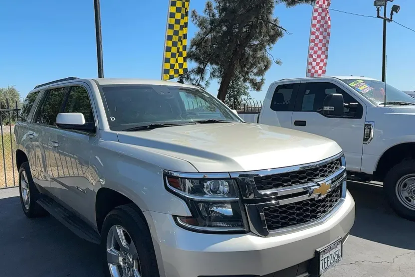 2015 Chevrolet Tahoe LT photo 1