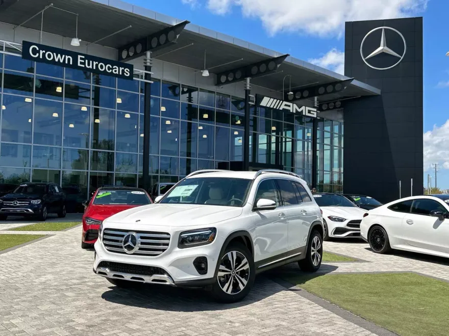 2025 Mercedes Benz GLB 250 photo 1