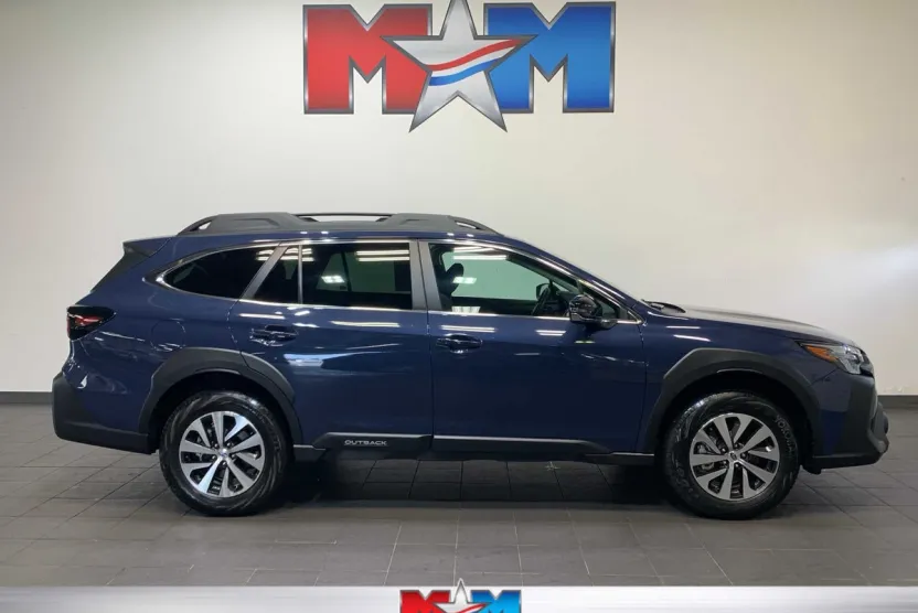 2025 Subaru Outback Premium photo 1