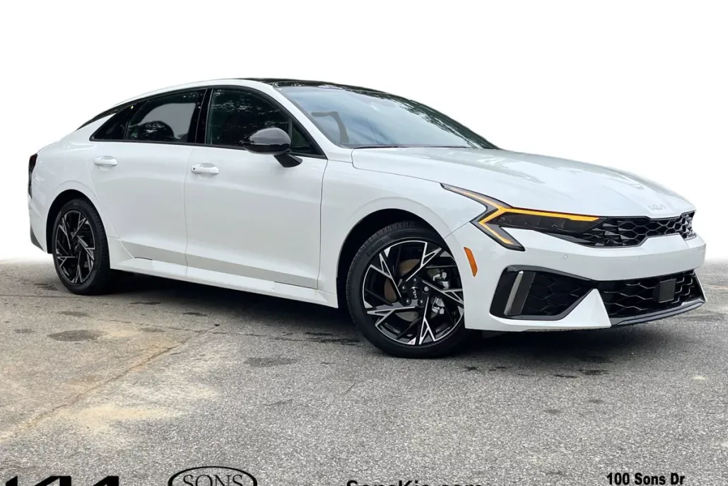 2025 Kia K5 GT-Line photo 1