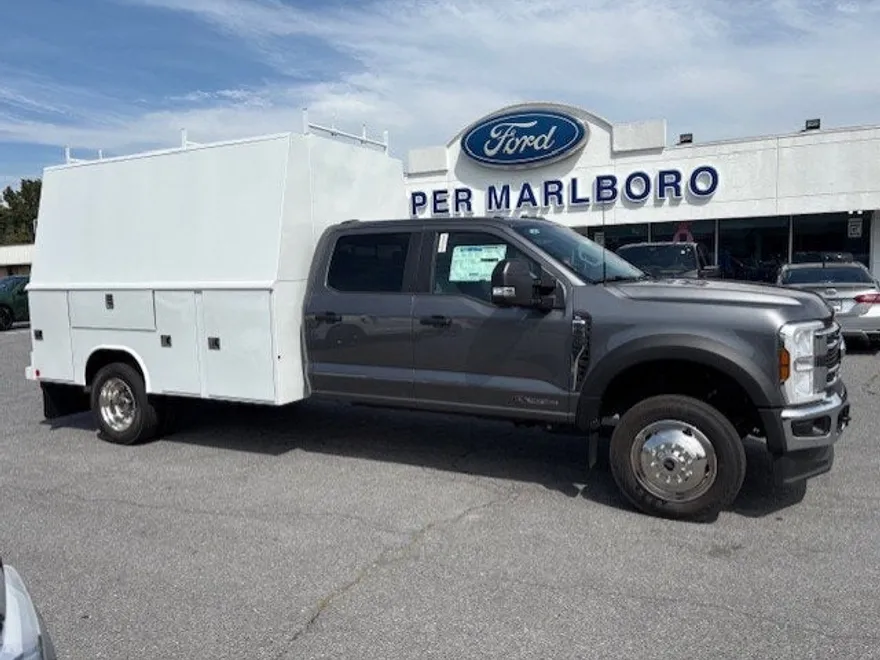 2024 Ford F-450 XL photo 1