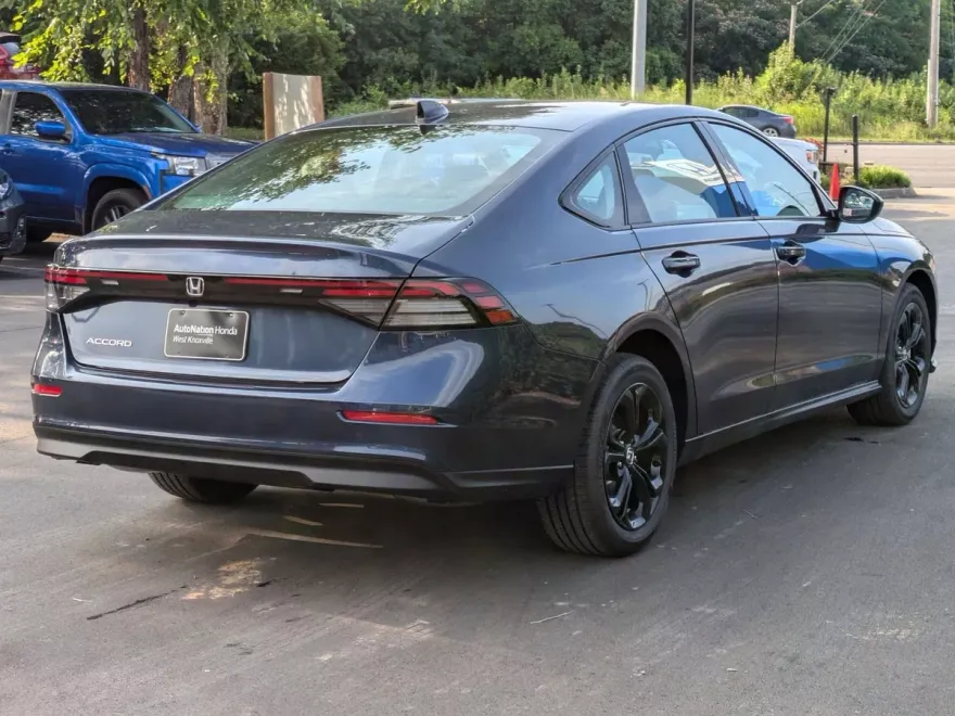 2025 Honda Accord SE photo 1