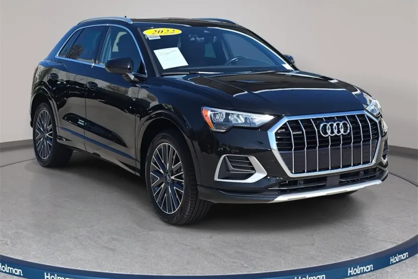 2022 Audi Q3 Premium photo 1