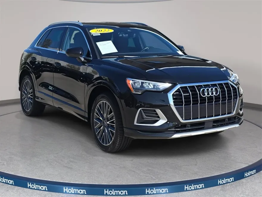 2022 Audi Q3 Premium photo 1