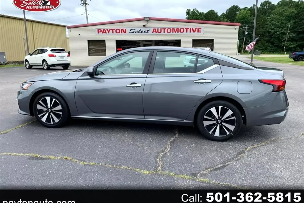 2021 Nissan Altima 2.5 SV photo 1