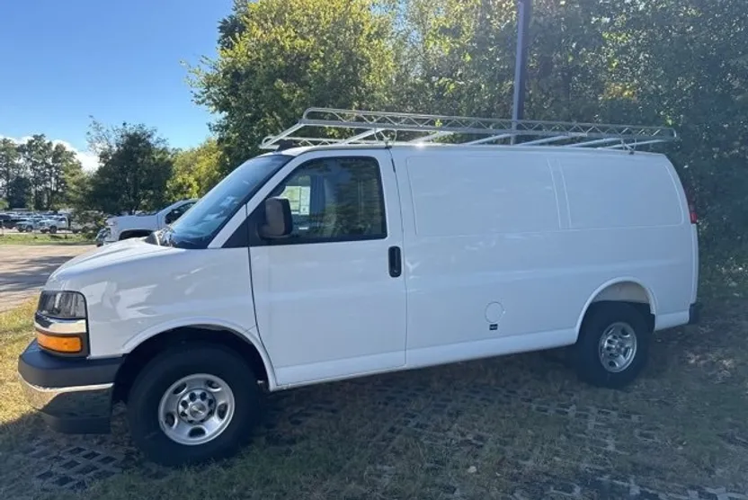 2025 Chevrolet Express Cargo 2500 photo 1