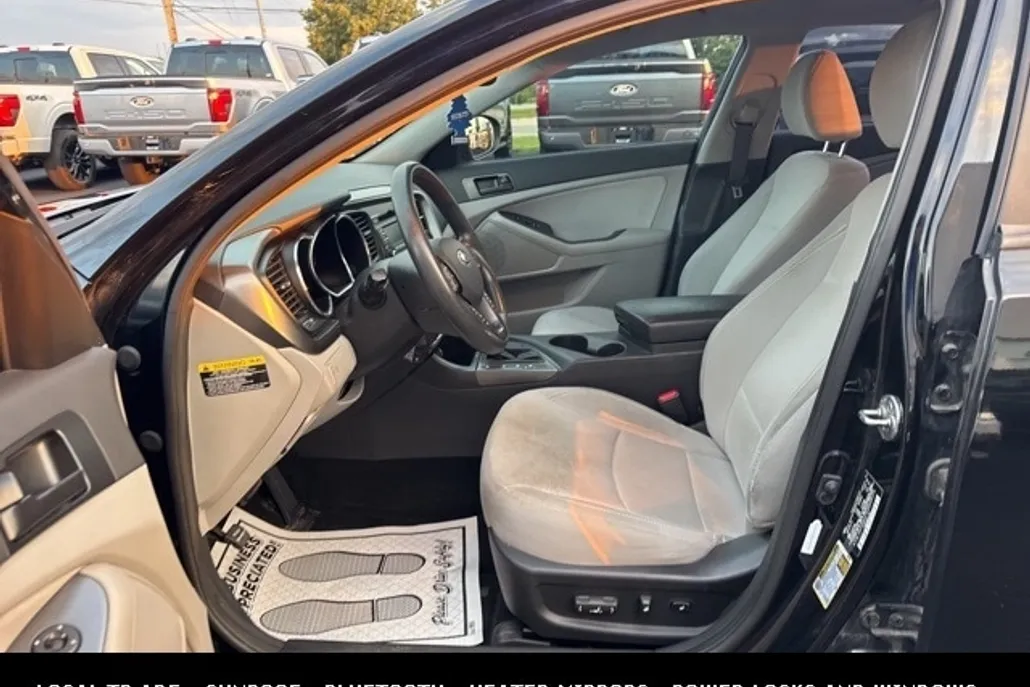 2013 Kia Optima LX photo 1
