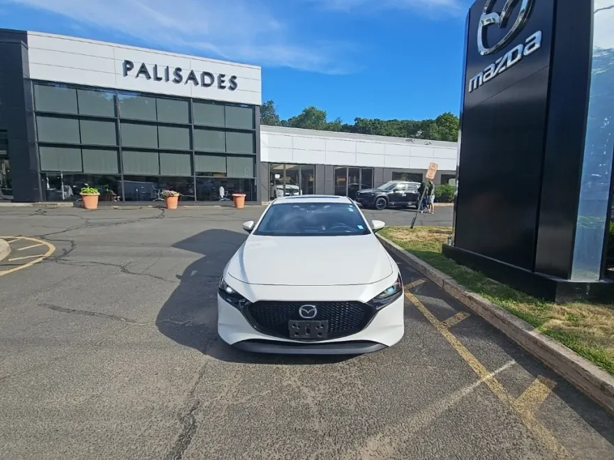 2020 Mazda Mazda3 Premium Hatchback photo 1