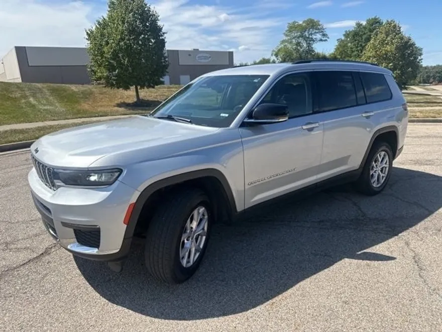 2021 Jeep Grand Cherokee Limited photo 1