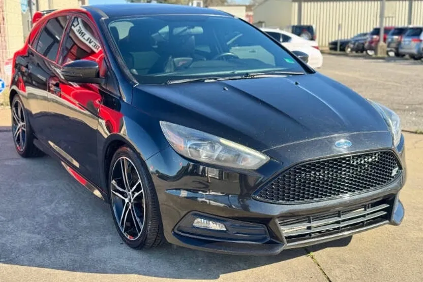 2015 Ford Focus ST photo 1