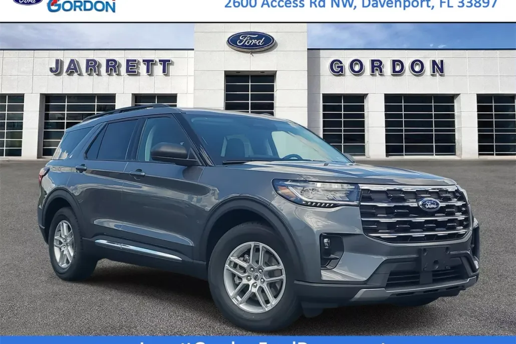2025 Ford Explorer photo 1