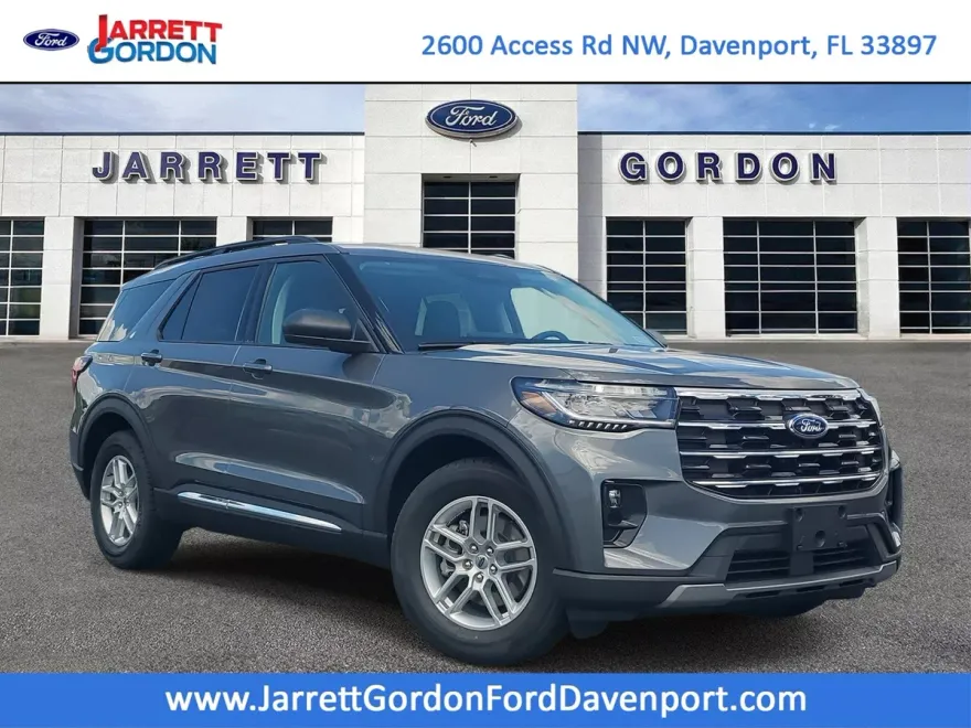 2025 Ford Explorer photo 1