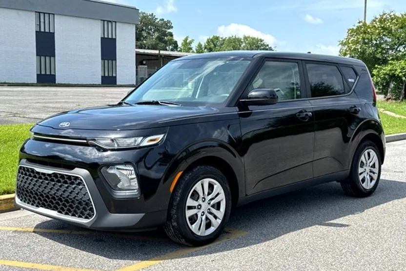 2020 Kia Soul LX photo 1