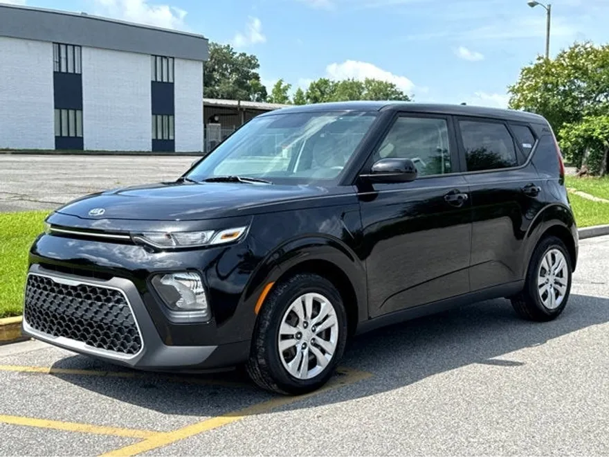2020 Kia Soul LX photo 1