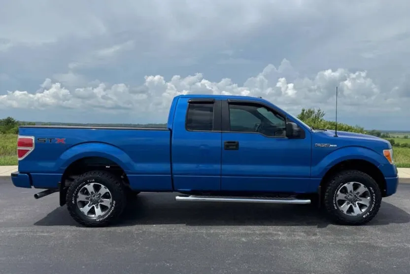 2013 Ford F-150 STX photo 1