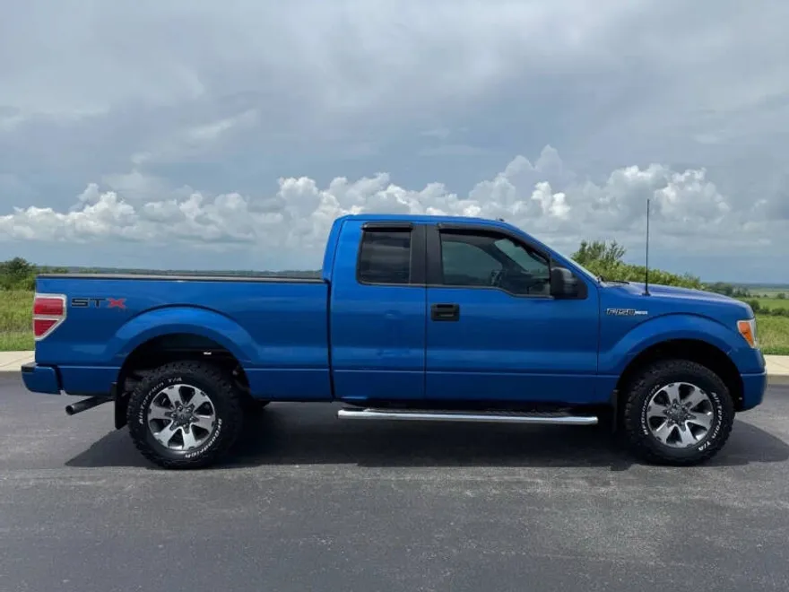 2013 Ford F-150 STX photo 1