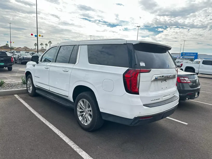 2021 Gmc Yukon XL SLT photo 1