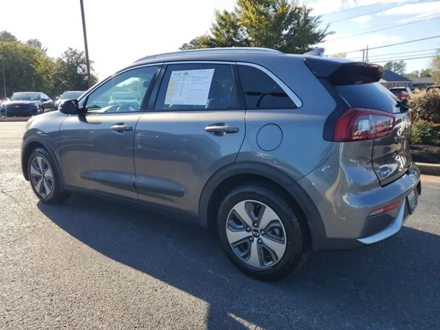 2017 Kia Niro EX photo 1