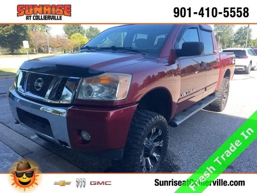 2013 Nissan Titan SV photo 1