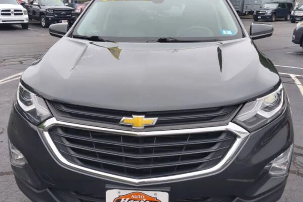 2020 Chevrolet Equinox LT photo 1