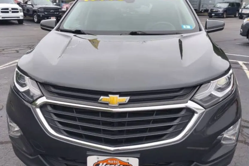 2020 Chevrolet Equinox LT photo 1